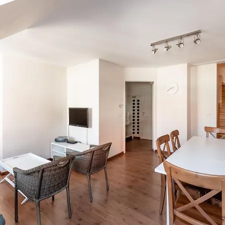 Modern Duplex In شقة